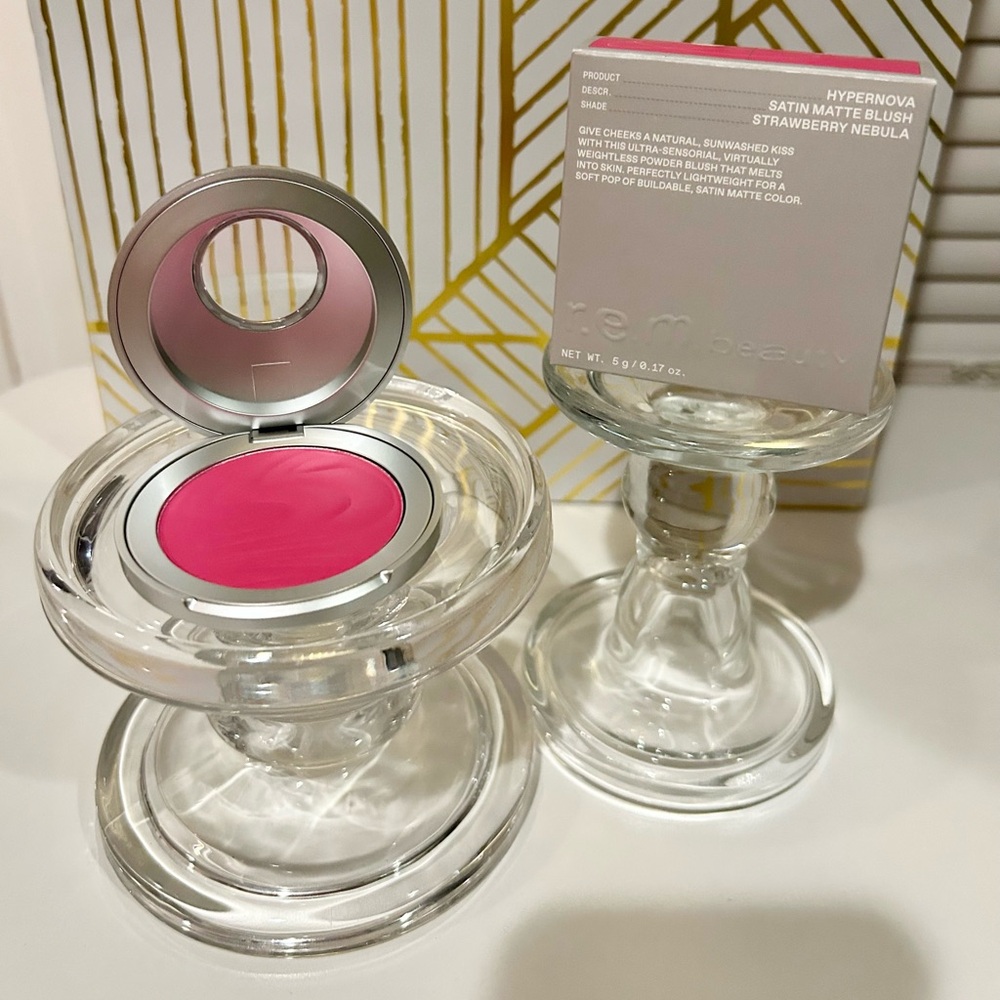 ✨ r.e.m. beauty Hypernova Satin Matte Blush Strawberry Nebula | NIB | Full Size